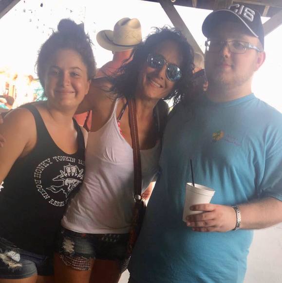 Meet your Posher, Tracy - Picture 1 of 1